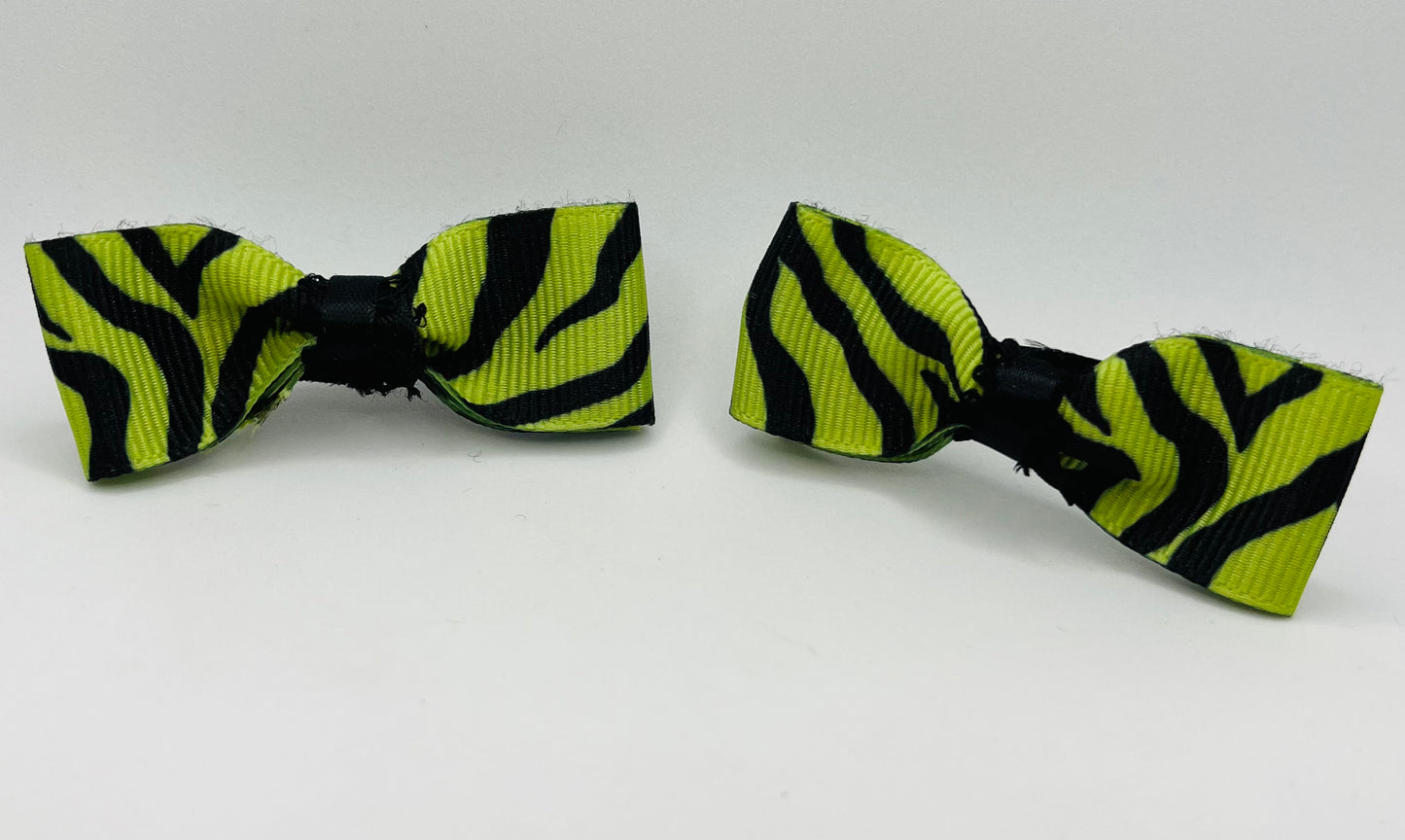 Green Zebra Mama Kat bow set